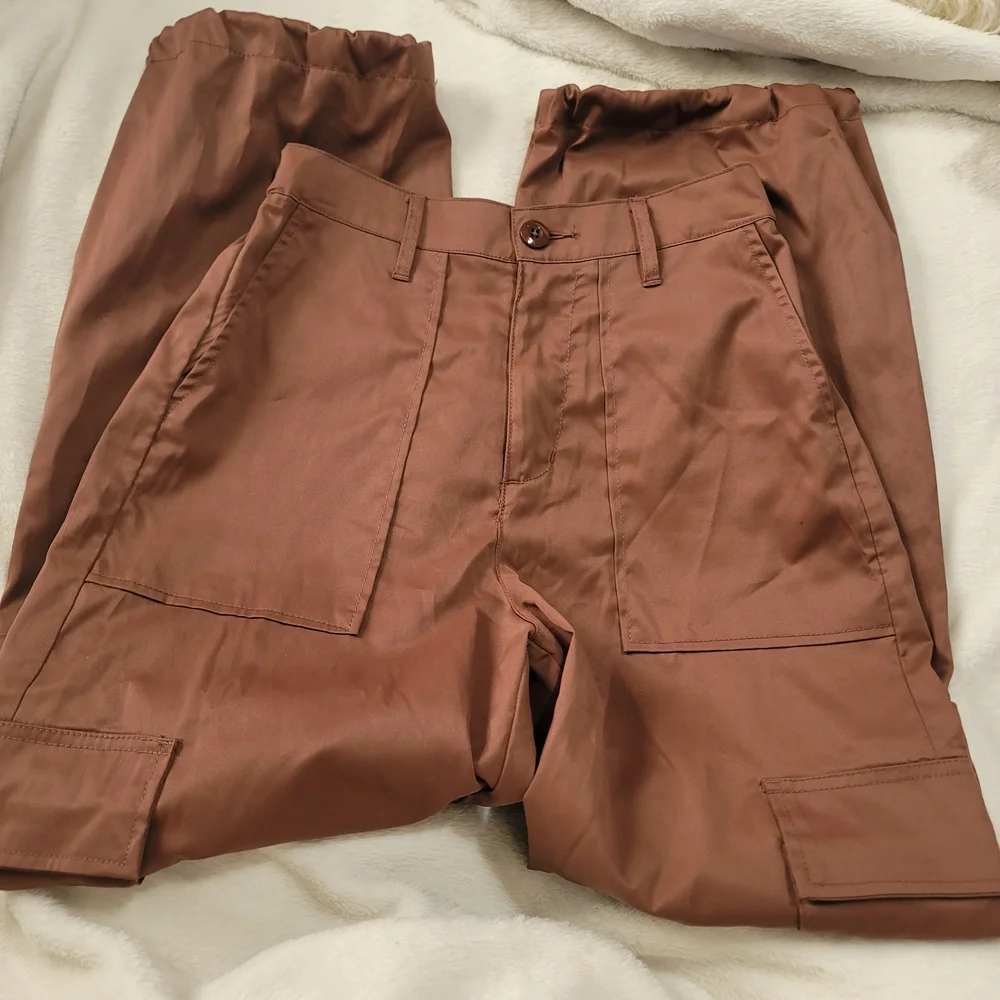 Celebrity Pink XS Brown Cargo Pants Silky Satin Pockets‎ Dressy Slacks Office - Picture 3 of 6